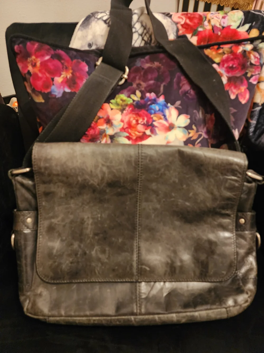 Fossil Black Leather Messenger Laptop Bag with Adjustable Strap